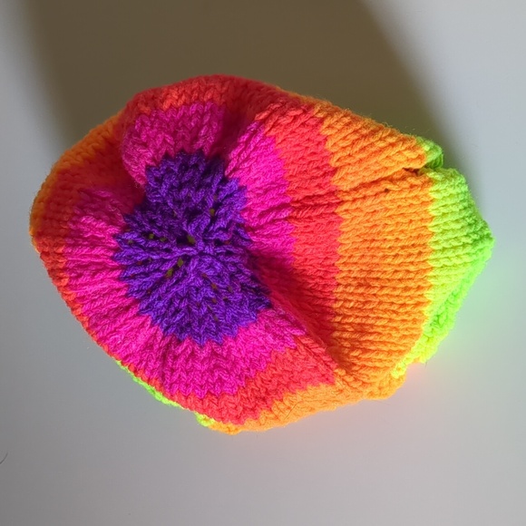 Lot of 3 Kid's NWOT Hand Knitted Wool Beanie Caps, Unique Unisex Multicolored - Picture 12 of 14